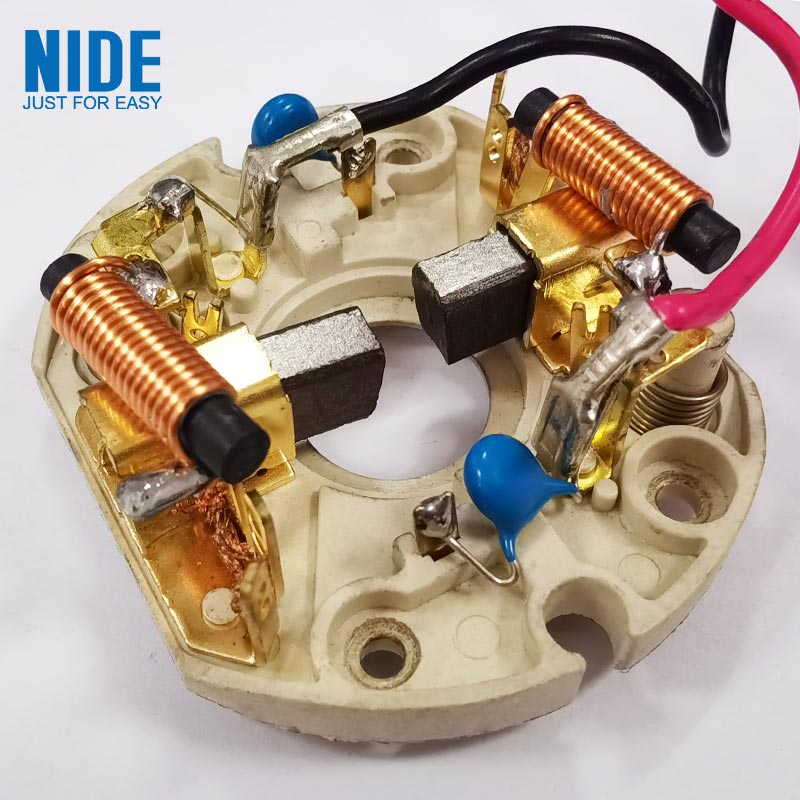 Како карбонските четки ги подобруваат перформансите на моторот и долговечноста